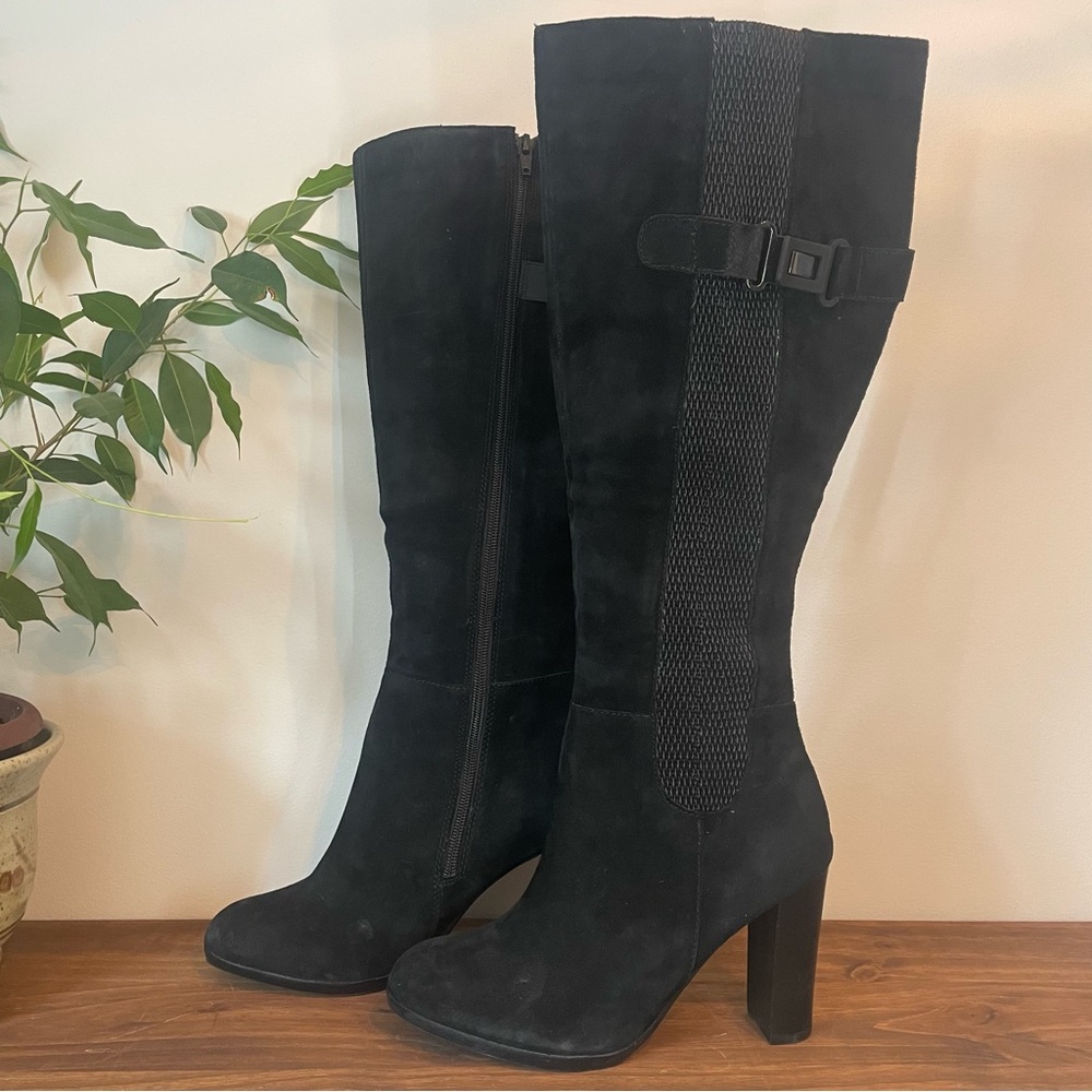 Le Chateau Elegant Black Suede Heeled Boots - Picture 13 of 16